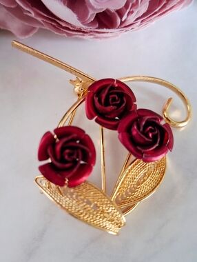 Vintage 80s Lovely 3 Rose Brooch/Pin